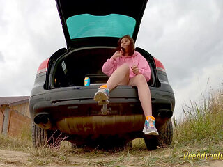 Smoking with her bladder full