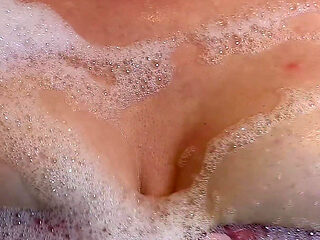 Arielle Lane - Soaking Wet Bubble Bath