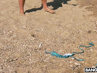 Bangbros - Thicc Latina Honey Demon Fucks Hard on the Beach