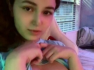 Masturbation close up Tamara big clit