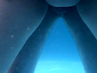 Fucking in the pool. Underwater view