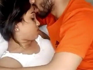 Desi Girlfriend Boyfriend Romantic Kissing Sex Video Clear Hindi Audio