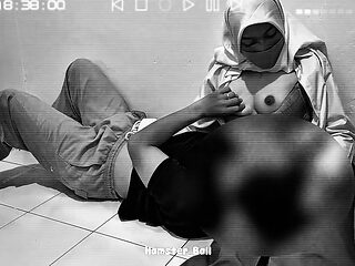 Damn! Caught On Video: Malay Student 18+ Gets Handjob