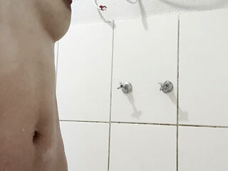 Washing My Blonde Hair While I Shower