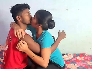 Amateur couple from India is making a sex tape
