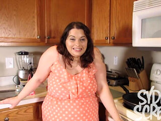 Sweet Girlfriend Wants to Immobilize You up