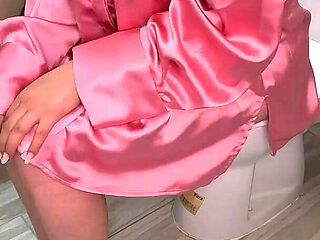 Smoking Goddess' Loud Toilet Farts