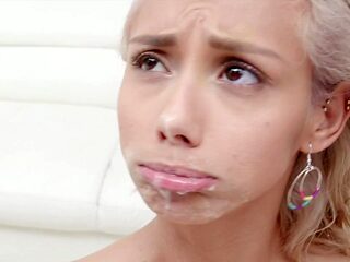 Daring beauties captivate with passionate piss play in thrilling intimate intensity