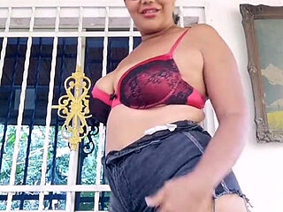 My Stepsister Takes My Dildo off and It Squirts