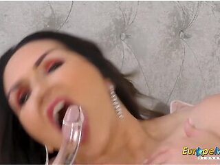 Very Horny And Lonely Josephine