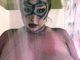 Awesome Big Boobs Blonde Masturbates In The Shower