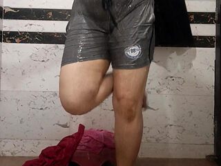 Priya bhabi bathing hot exercise