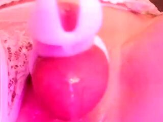 Gay muscley hunk solo shuffle