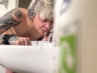 Giantess Tiny Secretly Watches Me Shower and Pee Eat Breakfast