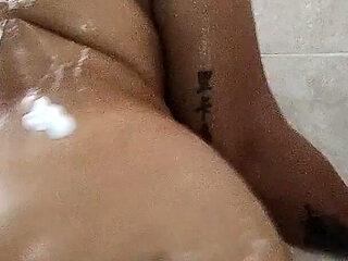 Wett Lil Pony Shower Show