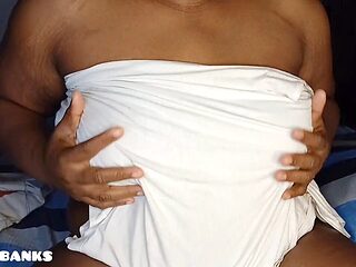 Desi housewife Pinkybanks jerks off until she has a powerful orgasm