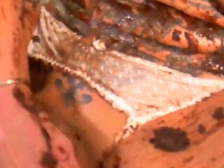 Nicole Du Papillion - Making a chocolate spunk drizzle cake Part 2