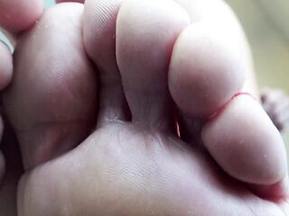 GoddessZephys Foot Worship POV