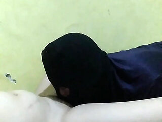 Licking MILF's Pussy When the House Is Quiet