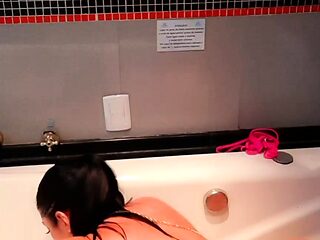 Sexy Amateur Tattooed Girl Doggystyle Fuck