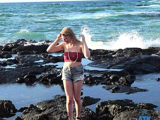 Blonde emo amateur solo masturbation