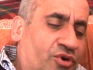 An Old-fashioned Grandma - Episode 1