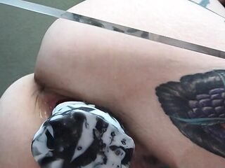 Webcam fun mature brunette with toys cum on cam