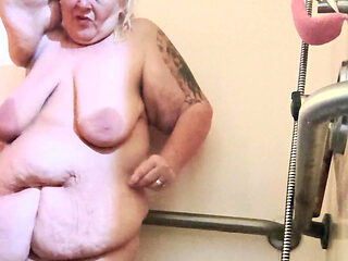 A Soapy Bath Is Where It's at to Make Her Cum N Then Some