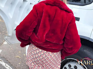 Sexymarghot Public Truck Fuck: Amateur MILF Blowjob & Riding in Parked Cab