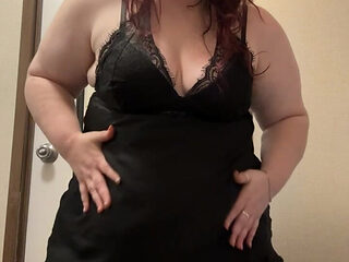 BBW Dancing and Blasting Out Bubbly, Bassy Fart -filled Fun POV as My Boyfriend: Filling the Room with the Aroma of My Heavenly