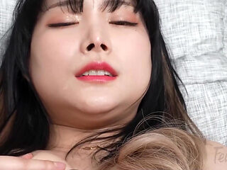 Manager Addicted to the Scent of His Idol's Discarded Panties