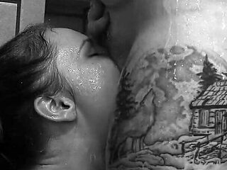 Yaya & Ginger Shower Play