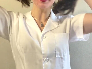 The Nurse Wants to Have Fun When the Doctor Is Running Late