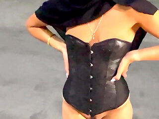 Muslim Wife Gets Fucked in the Car Park