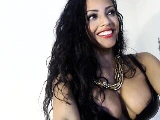 Amateur brunette ariana marie solo toying