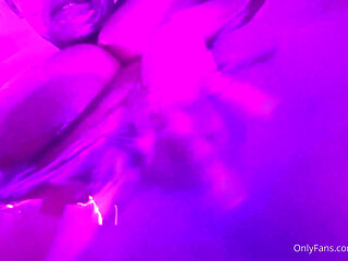 Ebony Solo Eager to Cum Rubbing Her Pulsing Pussy While Taking a Bath