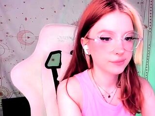 Amateur Webcam Teen Masturbates And Teases