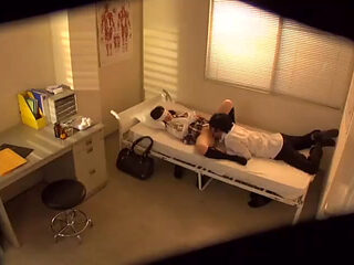 When Noa Chooses to Give Herself Fully Checked By Doctor