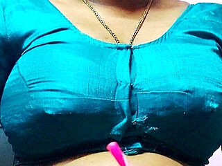 Indian Young Stepmom Sex in Bedroom Hindi