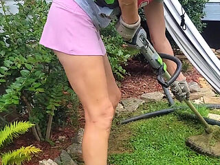 Gaping Wet Yardwork Cunt