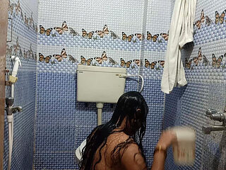 Big Ass Telugu Hyderabadi Indian Wife in Shower