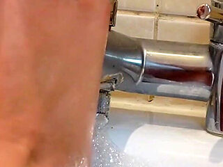 Bathtime with a Giantess