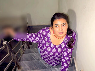 Stranger Girl, Park Me Mili I'm Lucky Boy Mane Uske Maze Liye Paiso Me, Full Hindi Viral Video