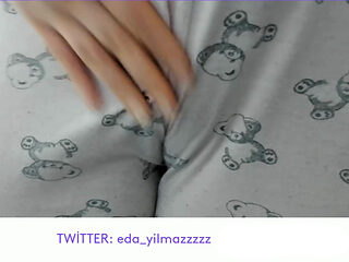 CAMELTOE- MASTURBATE WITH PAJAMA- RUBBING PUSSY WITH PAJAMA