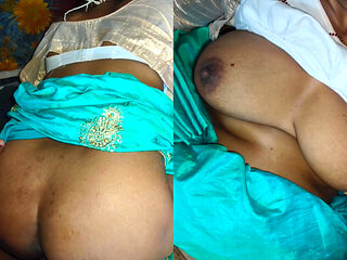 The boyfriend fucked the Indian aunty in doggy style. Hindi