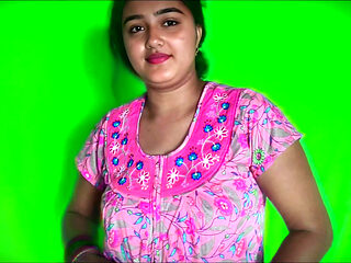 Very poor desi maid fucked by her boss, for extra Salery Boss offered to maid Gifts and Fuck her Hindi Audio