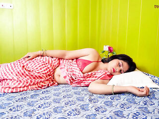 Desi Couple Hot Bedroom Sex - Amateur Indian Blowjob & Pussy Eating in HD