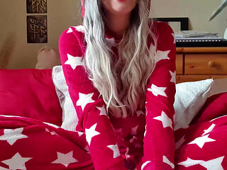 German Teen Anal play in the morning in her pajams (Deep Anal)