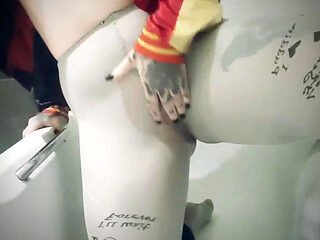 Harley Quinn Pees in Bath