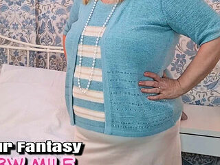 Mature BBW Wife Vintage Bra Homemade Cheating - Big Natural Tits MILF & Aunt Amateur Slut